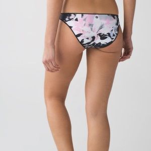 Lululemon Surf to Sand Bottoms